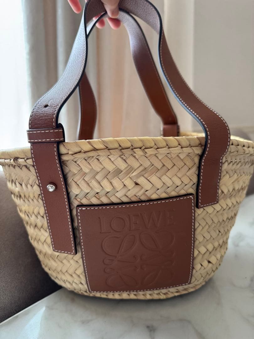 LOEWE ロゴ入りかごバッグ