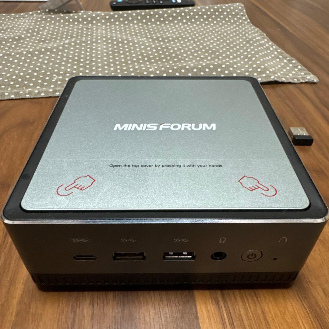 MINISFORUM ミニPC UM700