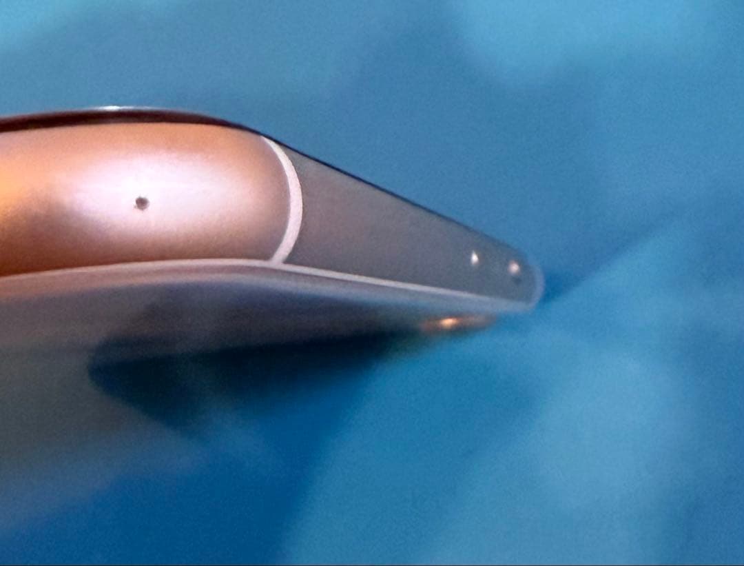 【極美品】iPhoneSE3 64GB SIMフリー バッテリー新品