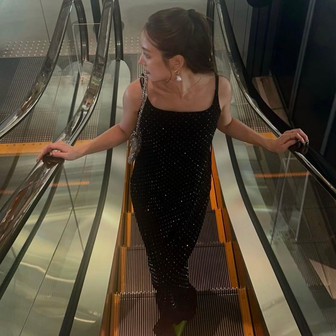 andresd★ curved square velour dress