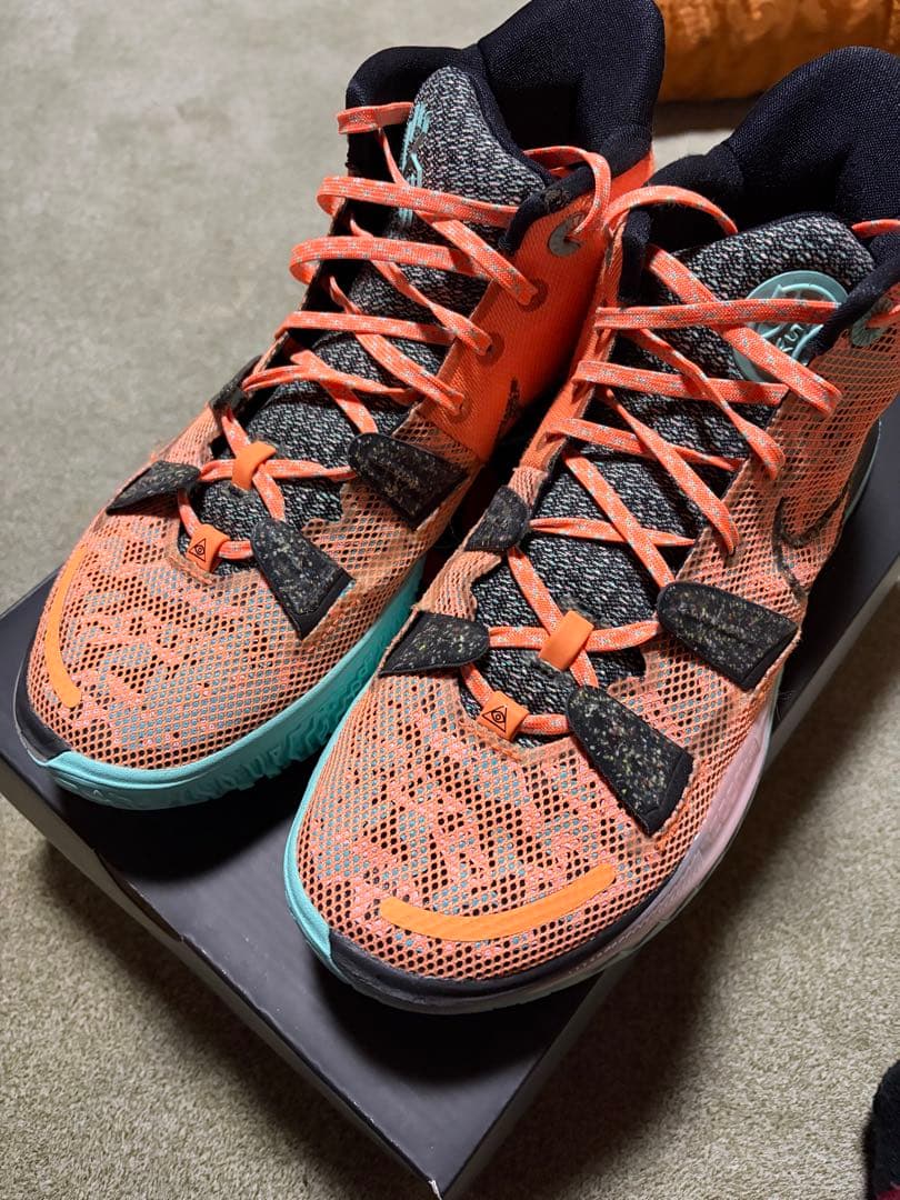 NIKE カイリー7 27cm