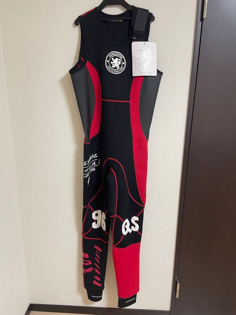 新品　マリンスポーツ　ウェットスーツ　レッド　L