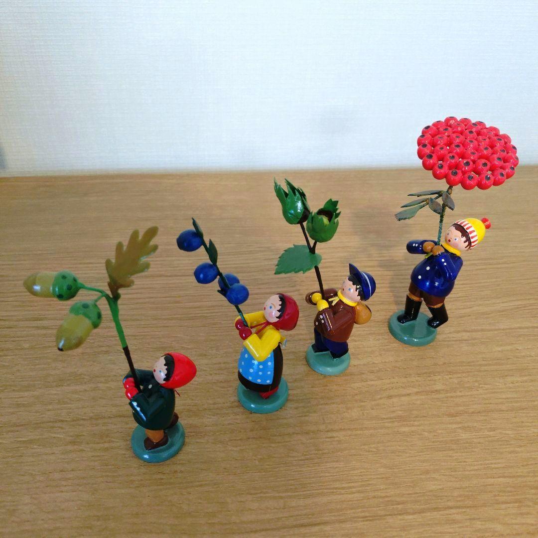 ドイツ木製人形　ブルーメンキンダー秋冬