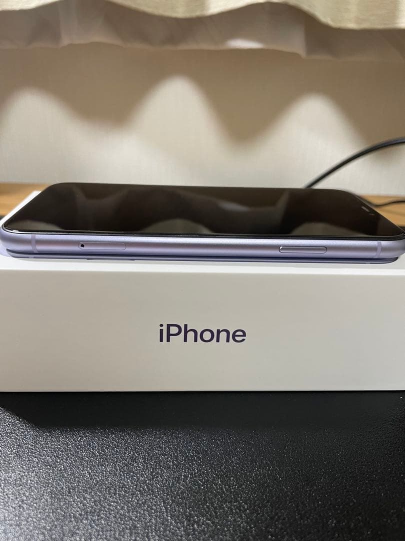 レラ‼️美品 iPhone 11 本体 パープル64GB SIMフリー
