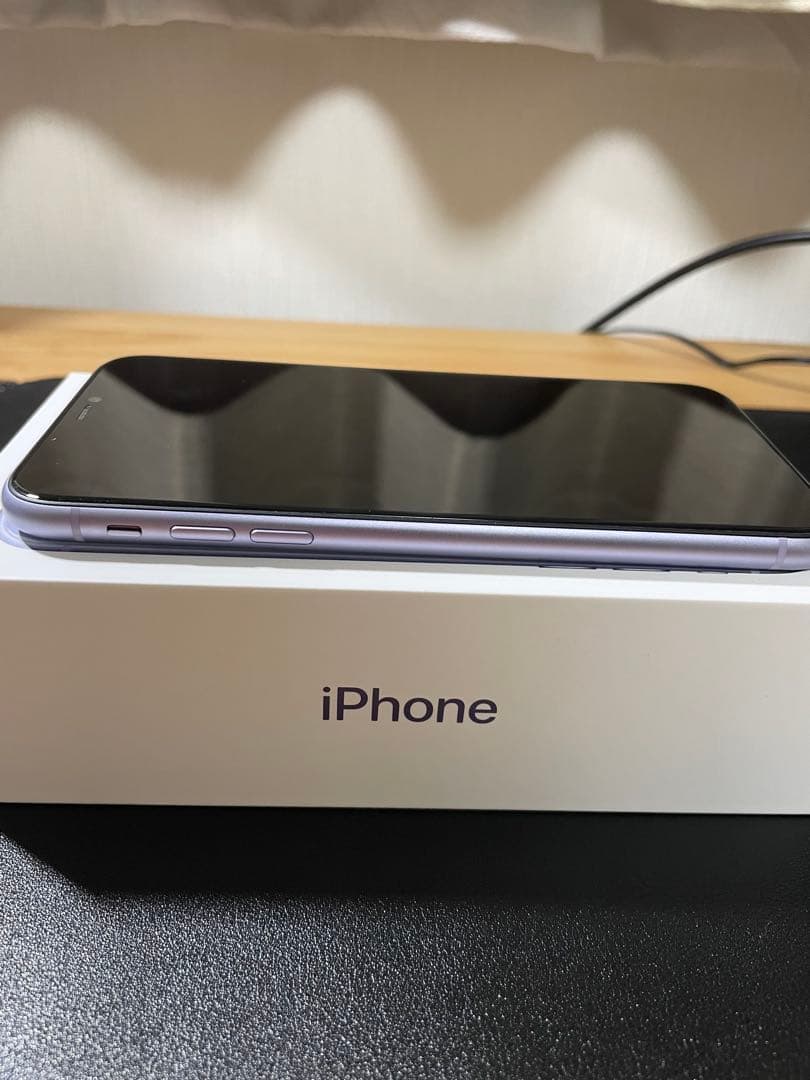 レラ‼️美品 iPhone 11 本体 パープル64GB SIMフリー