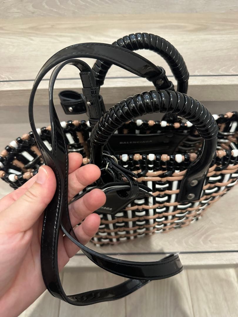 BALENCIAGA かごバッグ ブラック・ホワイト・ベージュ　ビストロXS