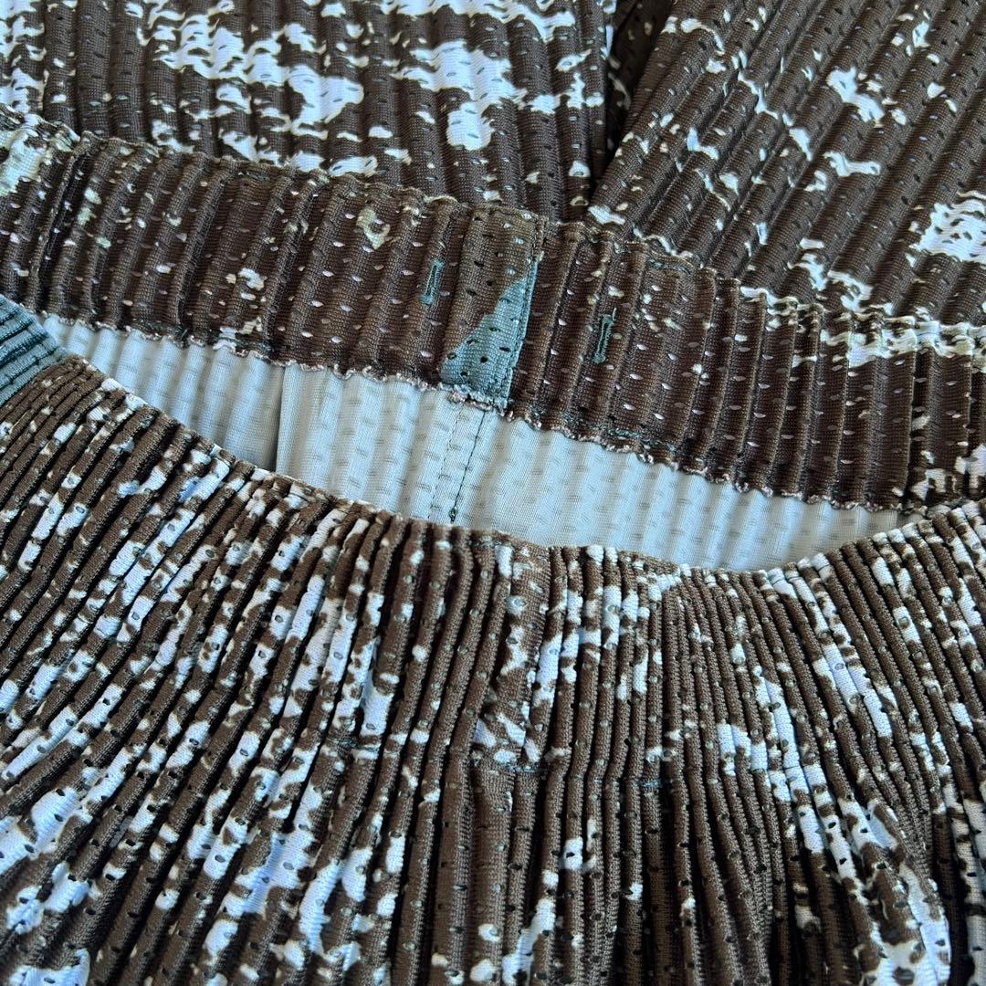 オムプリッセイッセイミヤケ　幻の一本　総柄　プリーツワイドショーツ　美品