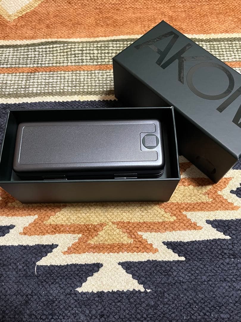 AKONI / アコニ NEWTON Black