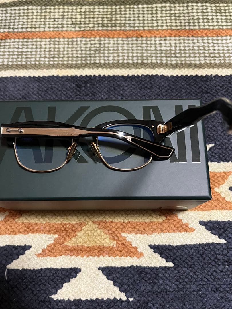 AKONI / アコニ NEWTON Black