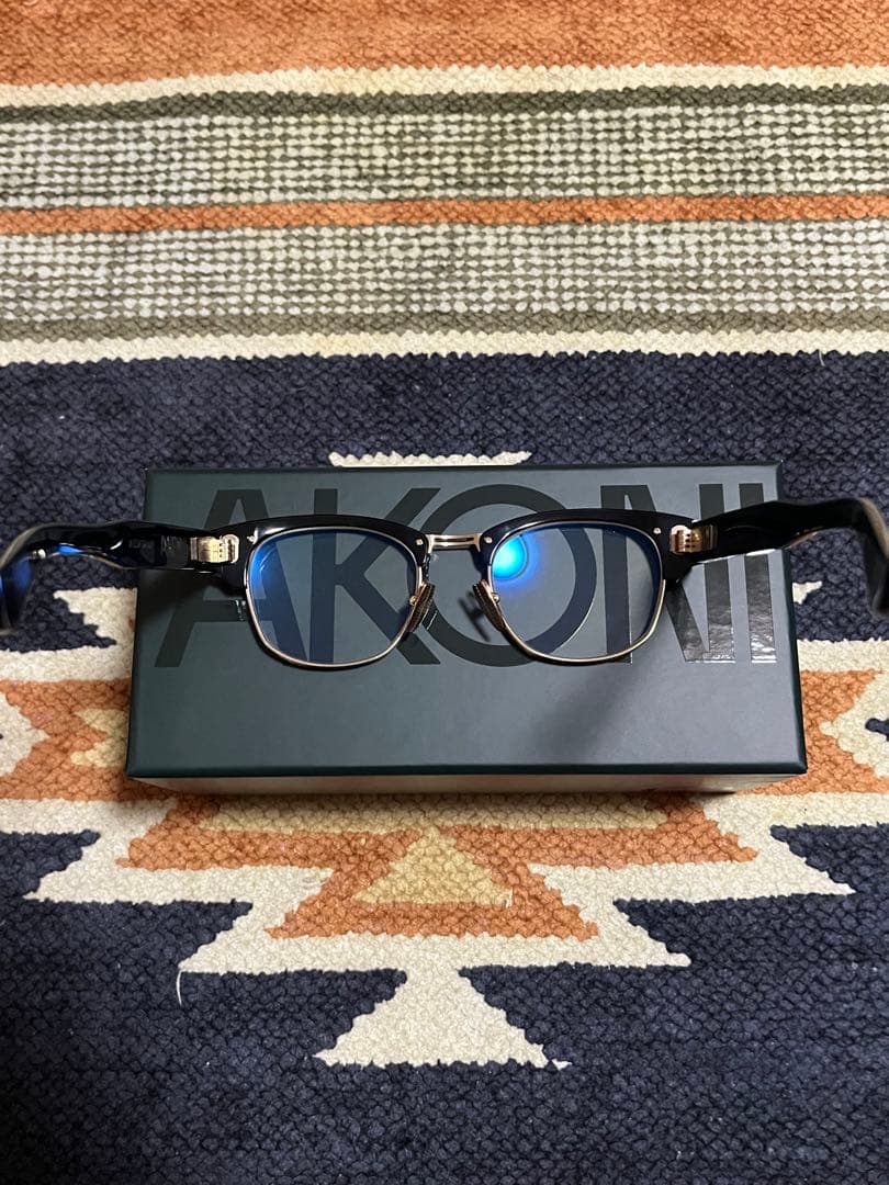 AKONI / アコニ NEWTON Black