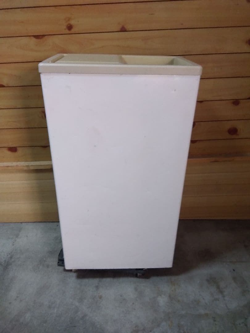 サンデン小型冷凍庫