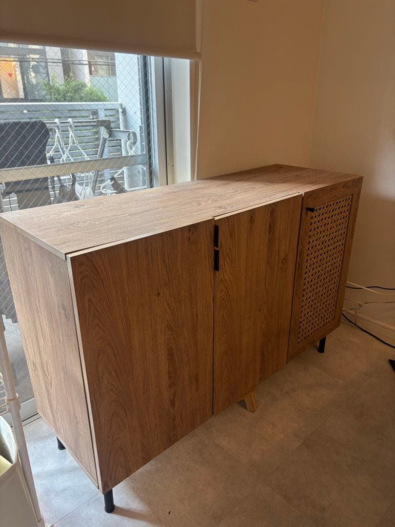 ナチュラルウッドキャビネット　LOWYA ラタン調