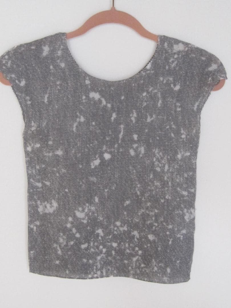 イッセイミヤケ（me)のトップス