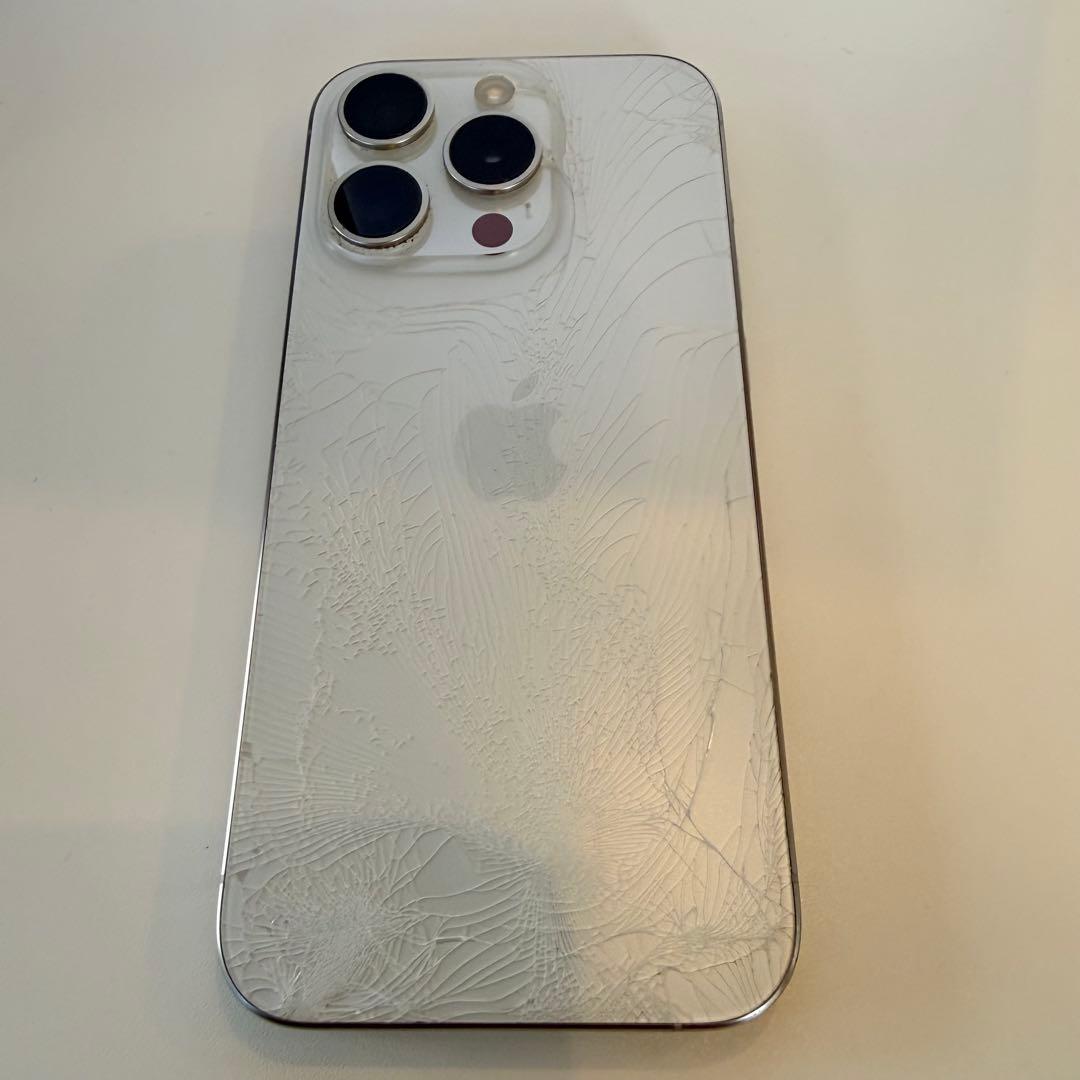 iPhone 15 Pro 265Gホワイト本体 ジャンク