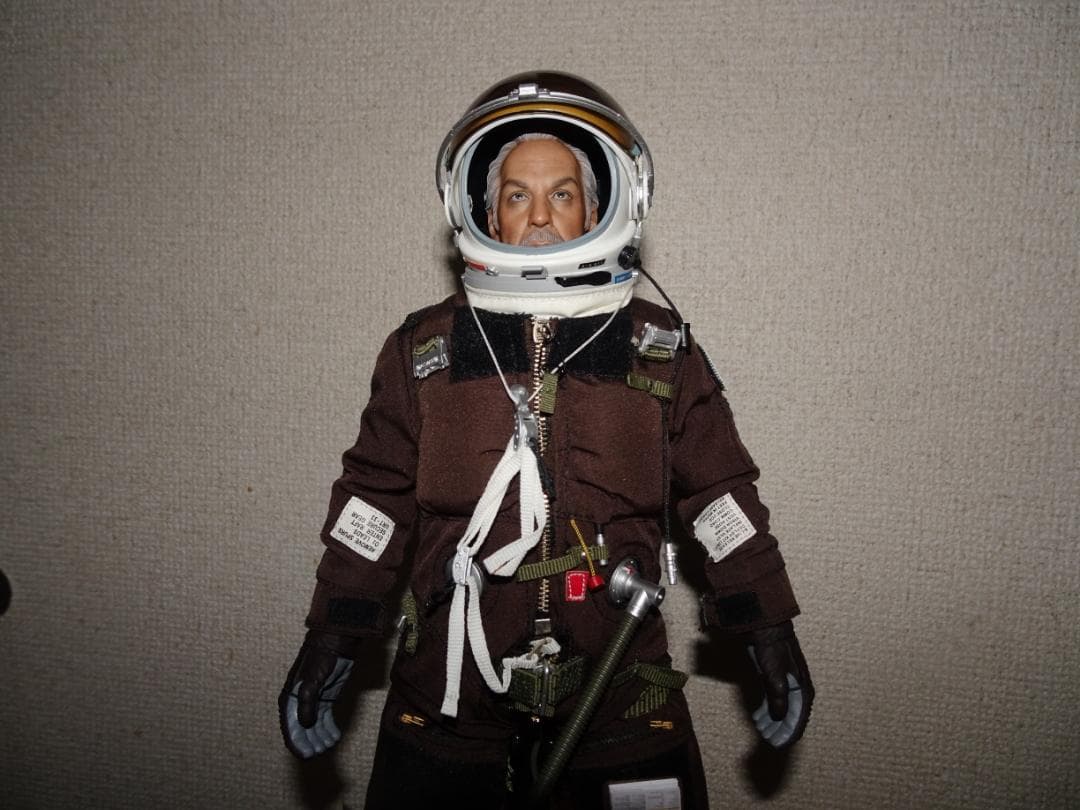 DAMTOYS SR-71 フライトテストエンジニア タイプ ホットトイズ