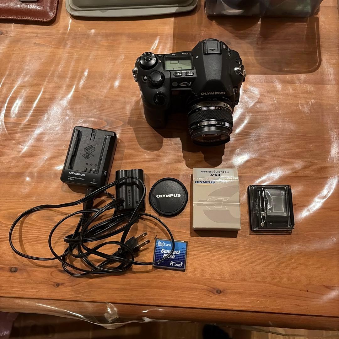 ブ*ン様 OLYMPUS E-1 OMマニュアル標準レンズf1.4とマウントアダ