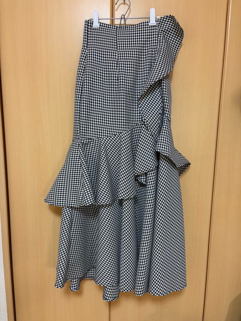 rienda フリルスリットハイウエストスコートショートパンツ