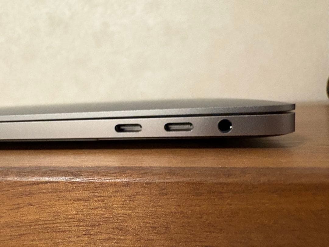 MacBook本体 Apple MacBook Pro 13 inch (2016)MLH12J/A