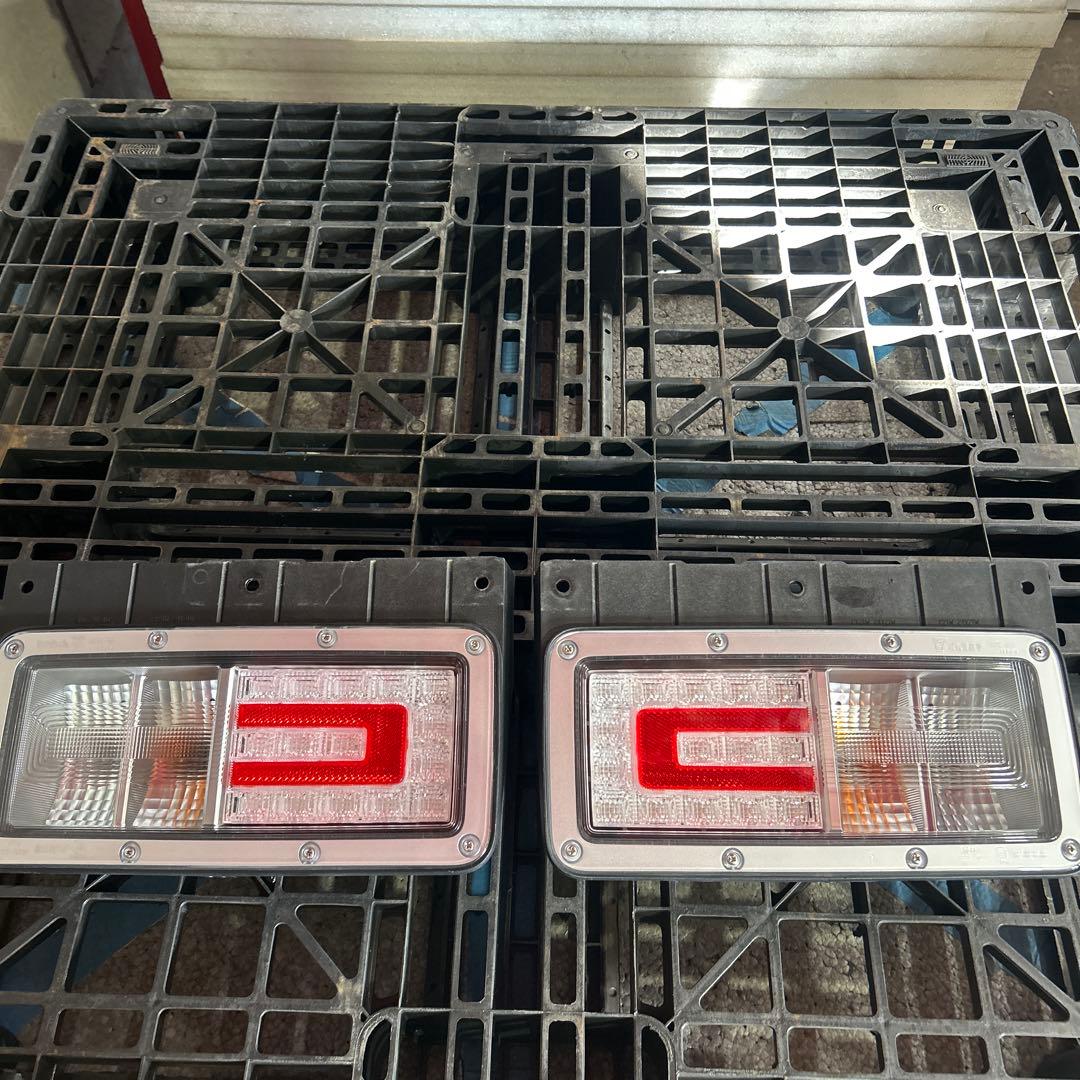 日野　純正テール　デコトラ　プロフィア