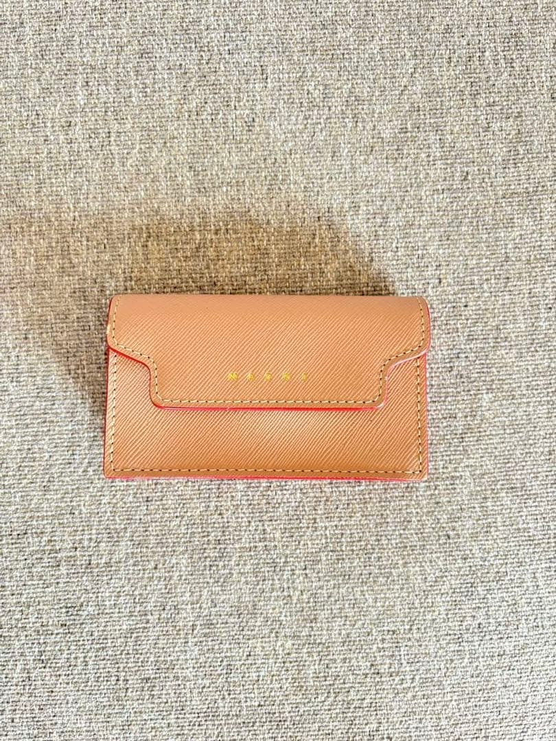 【ほぼ新品】MARNI マルニ　レザーカードケース・名刺入れ　ピンク