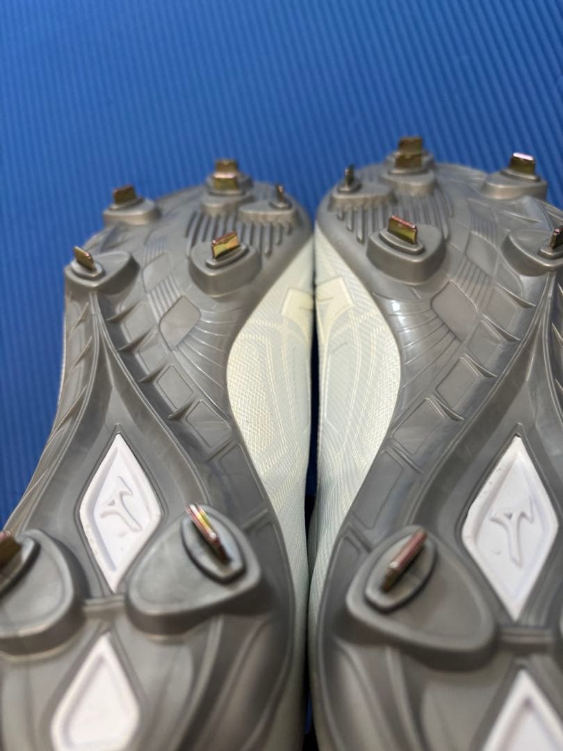 新品未使用品　ミズノ ワイド 野球スパイク ホワイト　30.0センチ