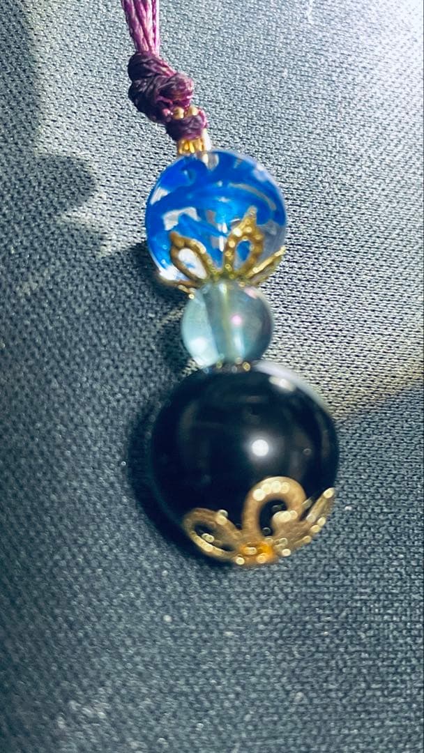 はち✨最強モリオン大玉 御守り