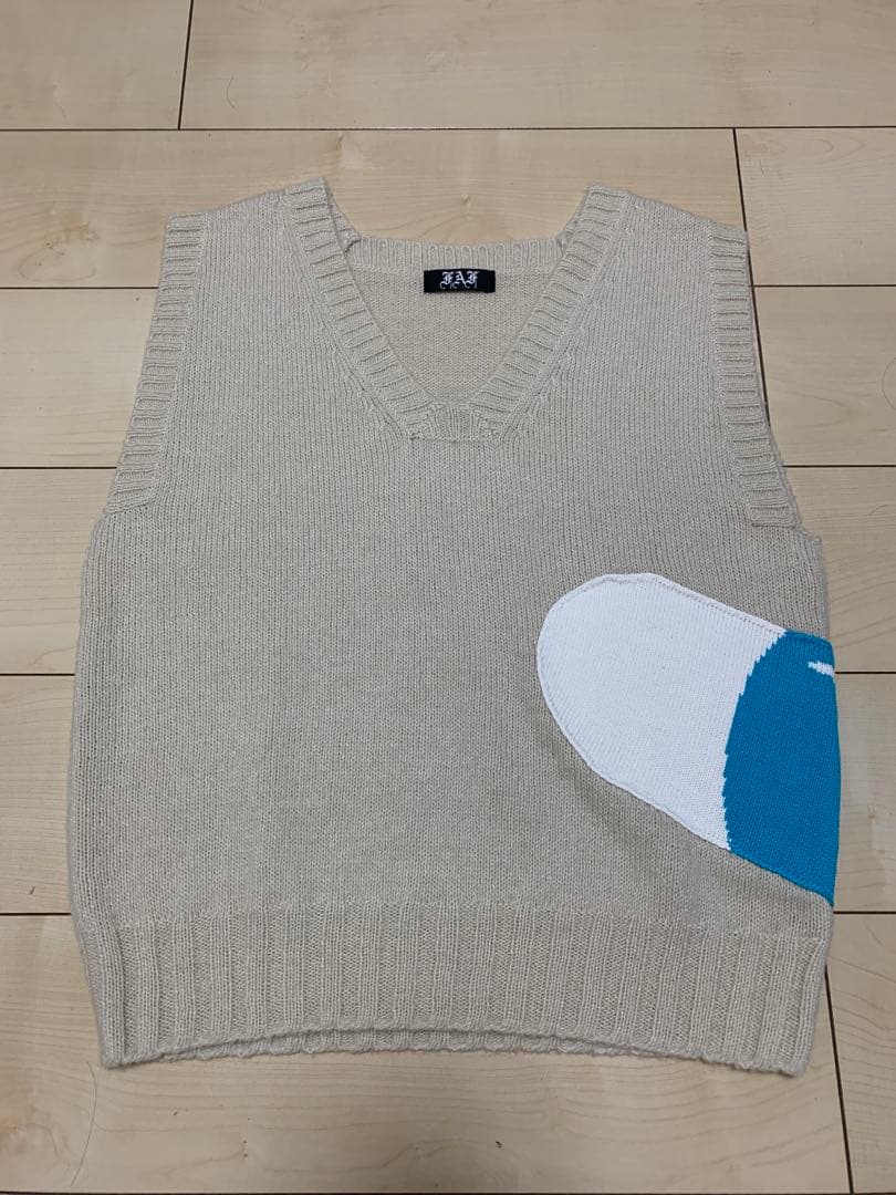 fake ass flowers ニットベストyo-sea着用　最終値下げ