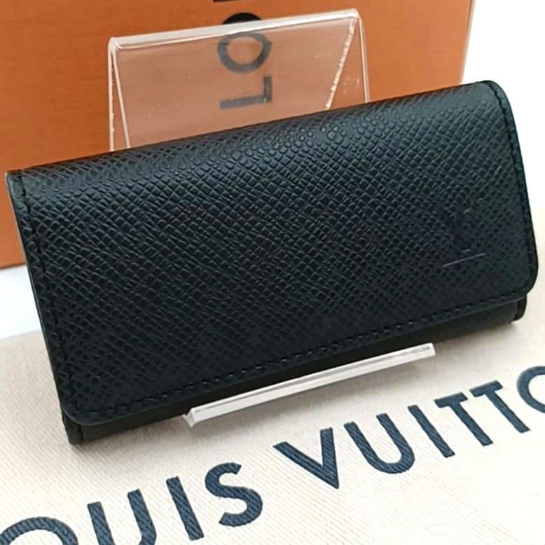 ルイヴィトン タイガ　ミュルティクレ4　キーケース　ノワール　ブラック