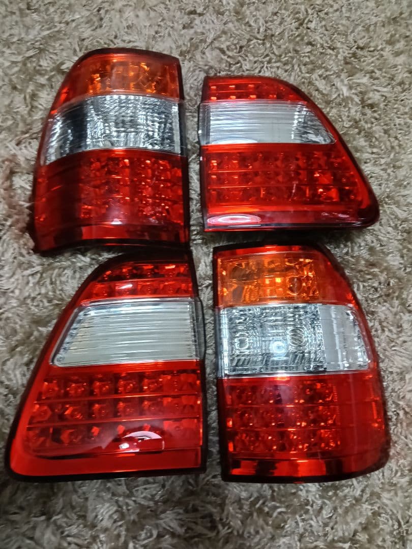 未使用　ランドクルーザー100 LEDテール　背面レス用