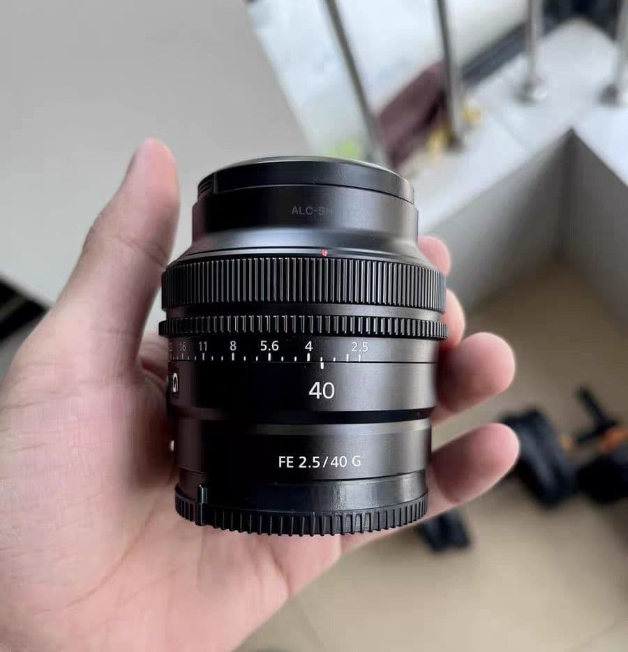 SONY FE 40mm F2.5 G レンズ