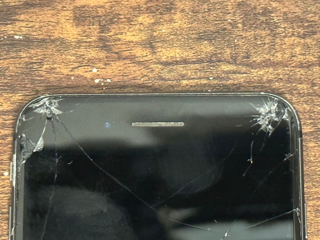 iPhone 8Plus スペースグレイ 256 GB 本体 au