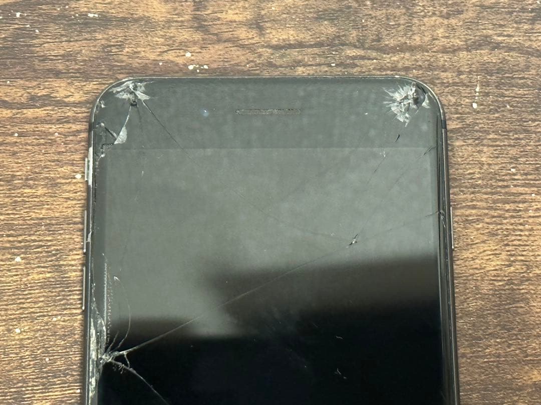 iPhone 8Plus スペースグレイ 256 GB 本体 au