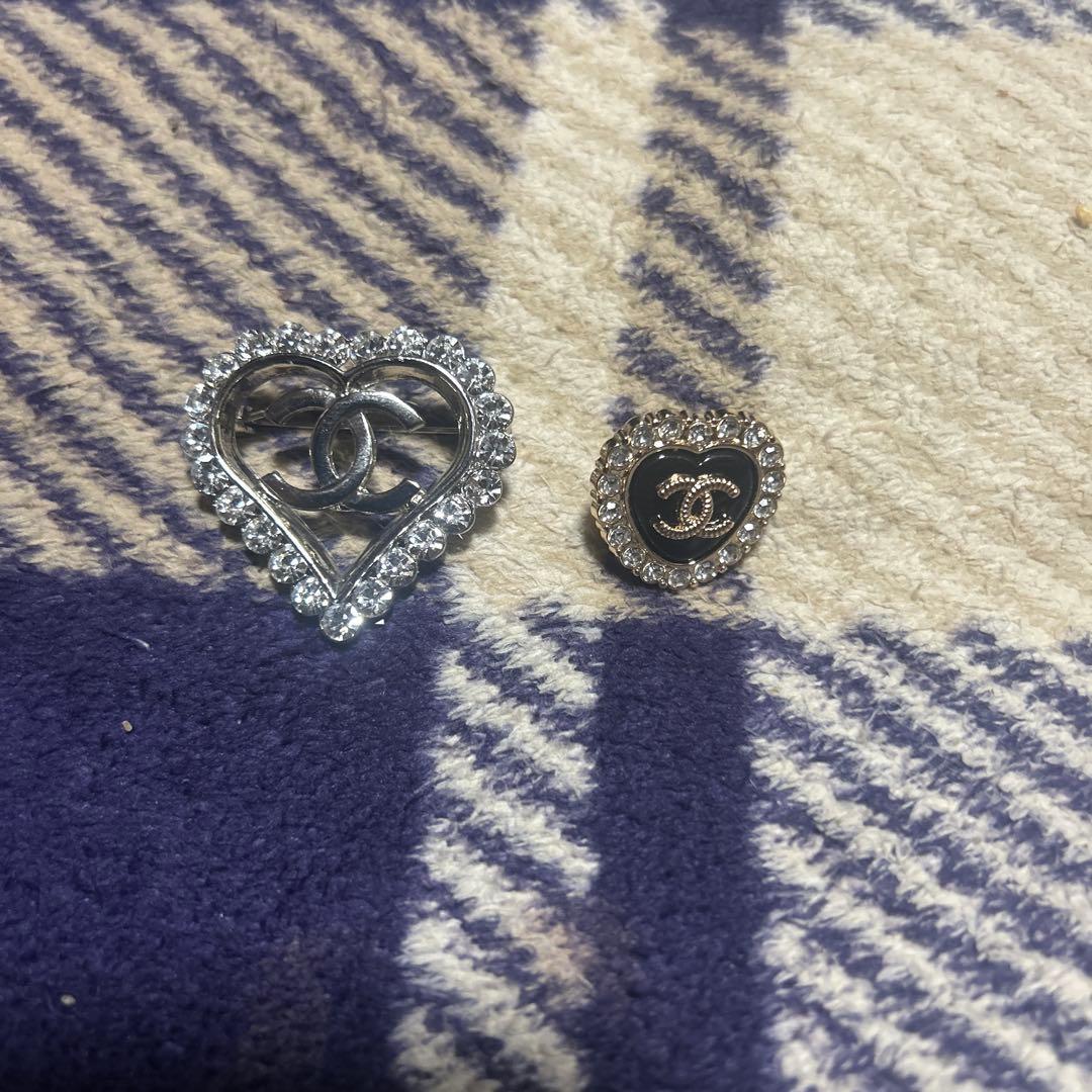 CHANELビンテージブローチ美品2点