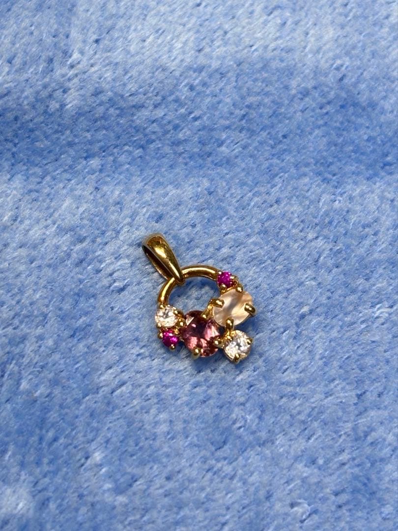 18金イエローゴールド 花モチーフ チャーム