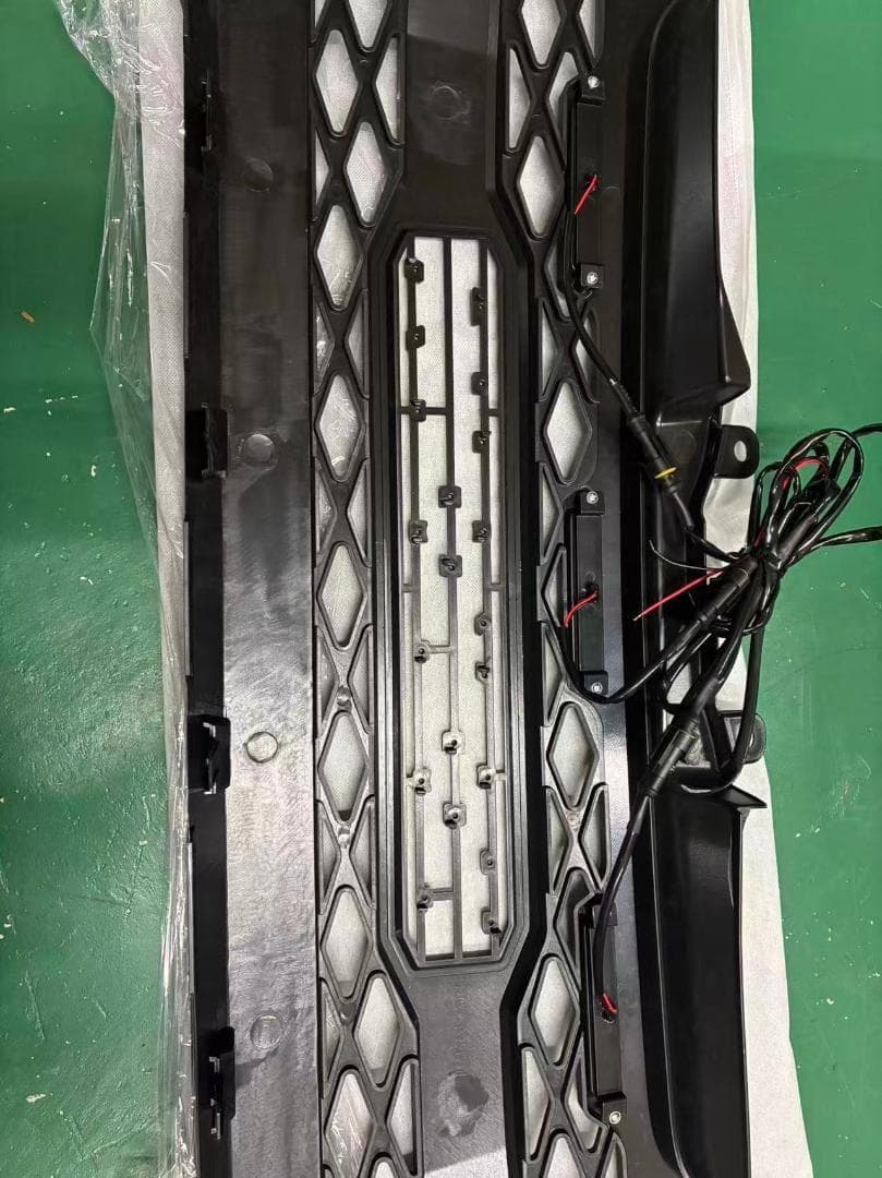 最新版ハイエース 標準ボディ用 グリル LEDマーカーセット オフロード