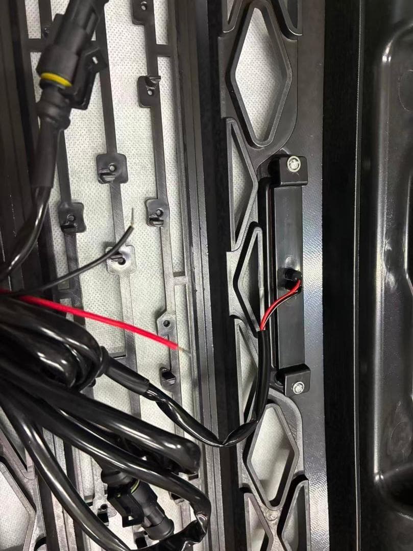 最新版ハイエース 標準ボディ用 グリル LEDマーカーセット オフロード