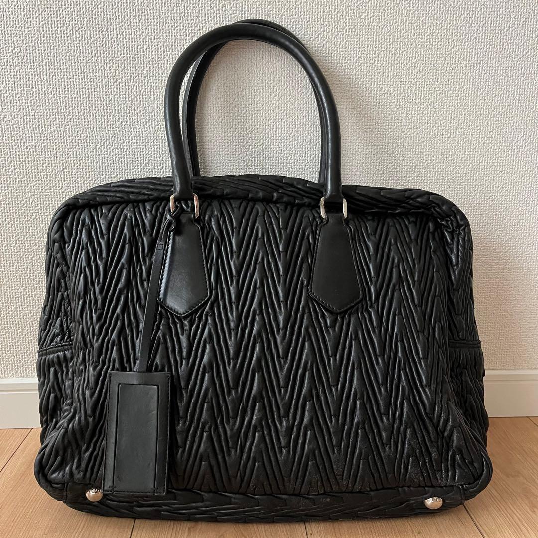 PRADA ビジネスバッグ　ギャザー キルティング　ブラック　三角プレート