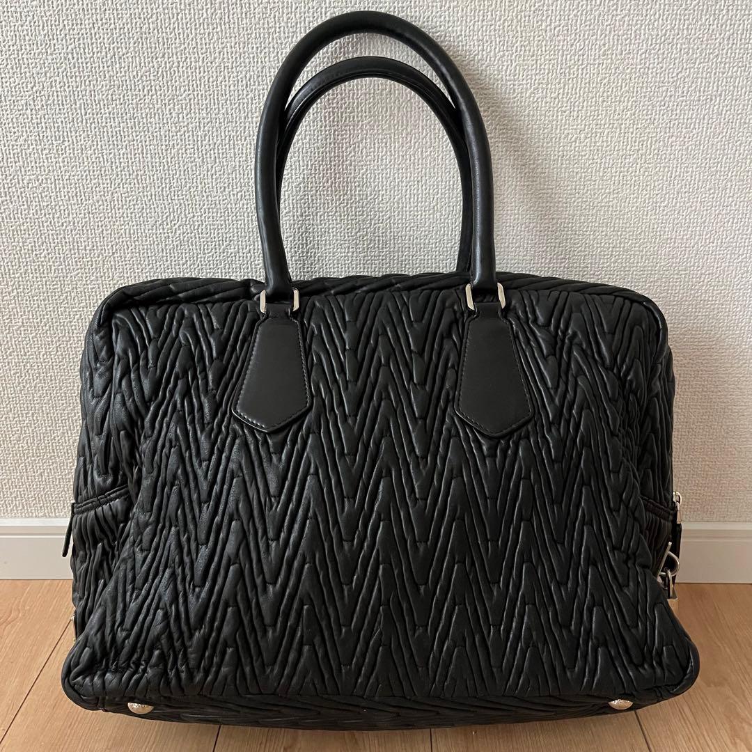 PRADA ビジネスバッグ　ギャザー キルティング　ブラック　三角プレート