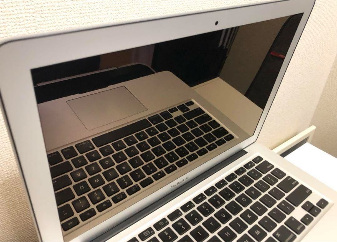 美品 MacBook Air（13-inch, Late 2010）おまけ付き
