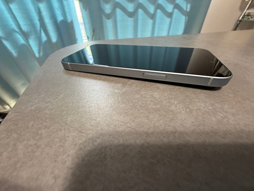 スマートフォン本体 スリムデザイン