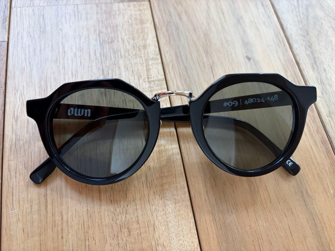 OWN ブラック ラウンドサングラス #09