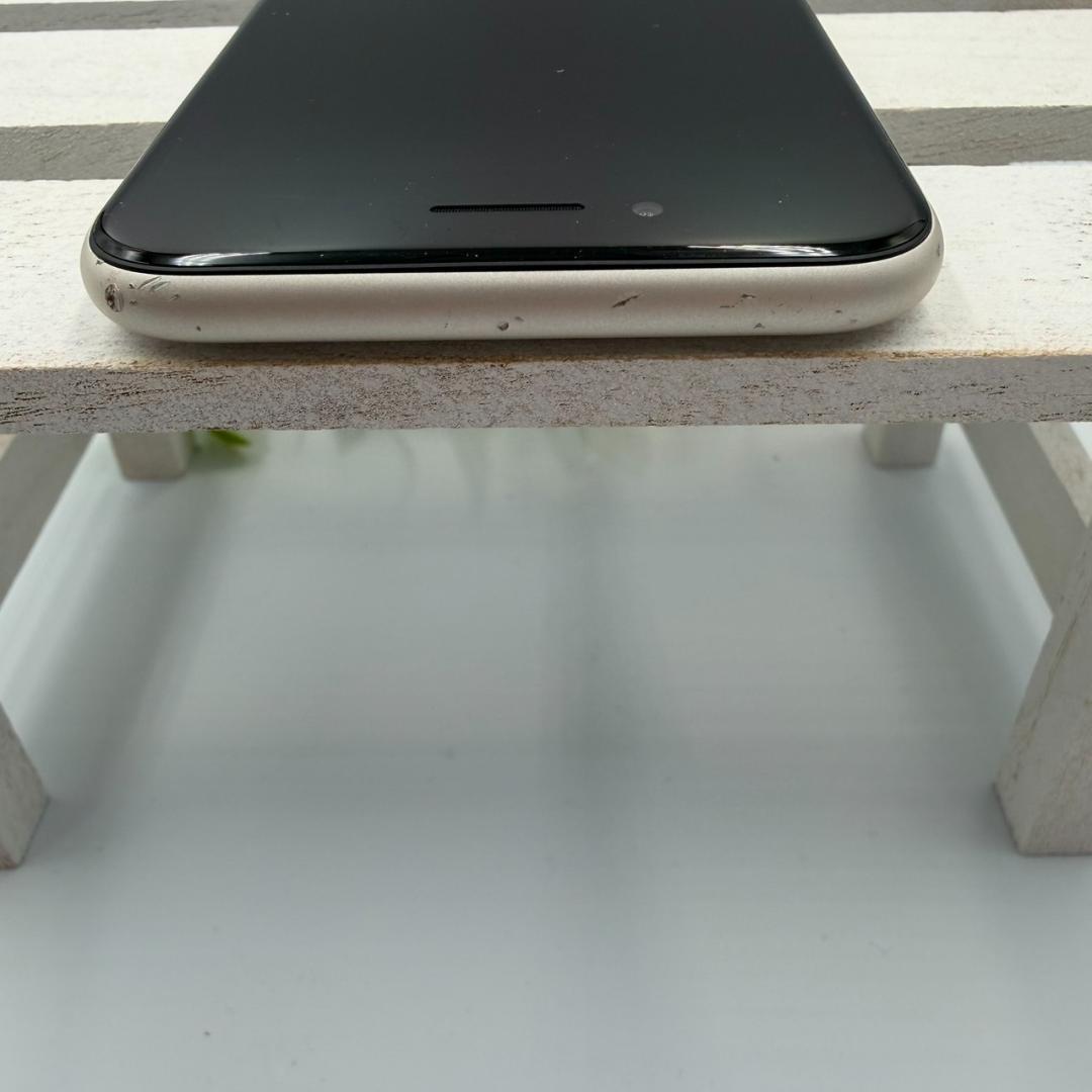 iPhone SE第3世代 64GB スターライト 265