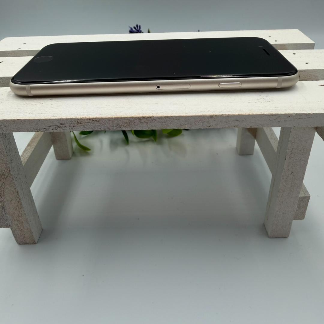 iPhone SE第3世代 64GB スターライト 265