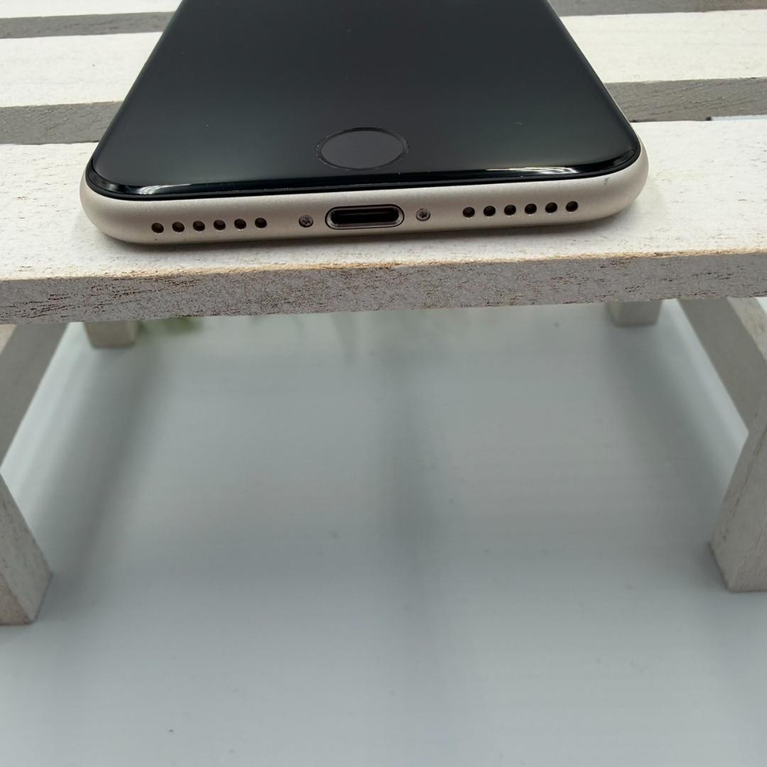 iPhone SE第3世代 64GB スターライト 265