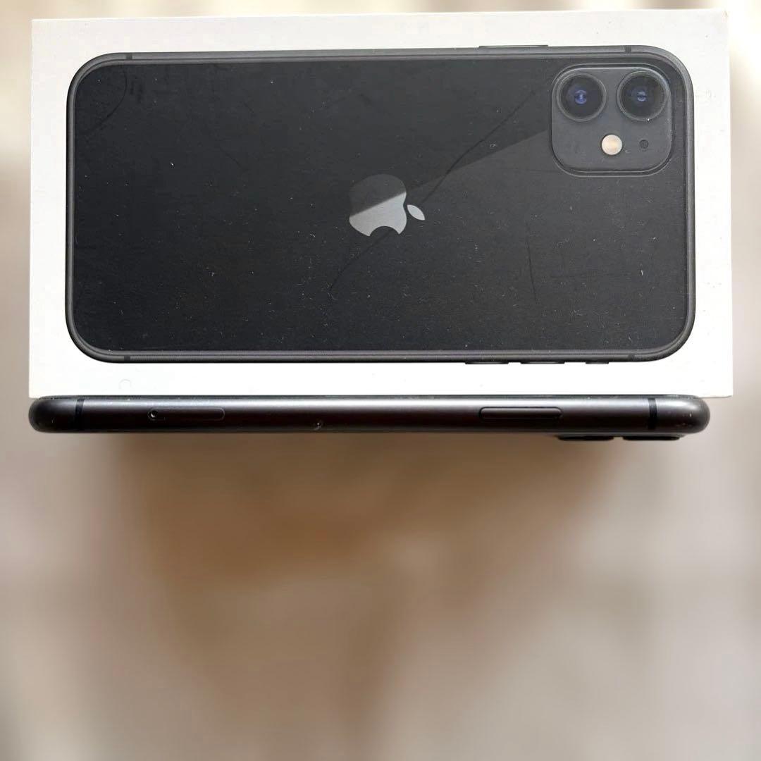 iPhone 11 128GBブラック MWM02J/A SIMフリー