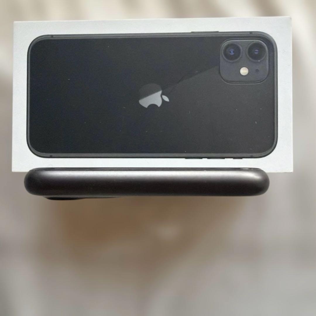 iPhone 11 128GBブラック MWM02J/A SIMフリー