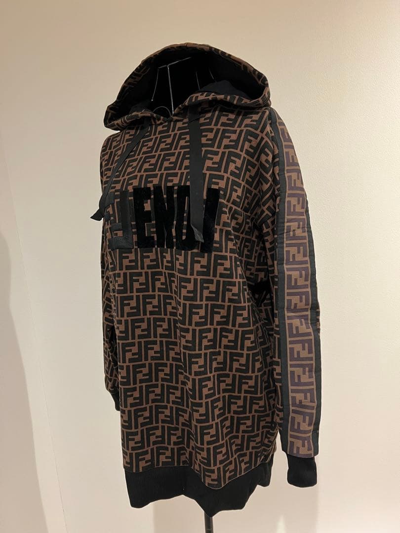 Fendi ロゴ パーカー ブラウン
