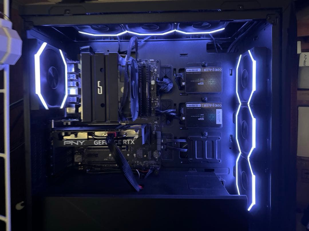 ASUS GT501 パソコンケース ※ARGBファン7枚無し