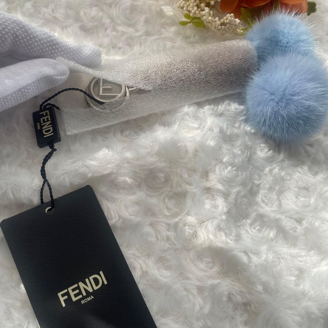 お値下げ✨極美品 未使用FENDI ファンーバッグチャーム チェリー フェンディ