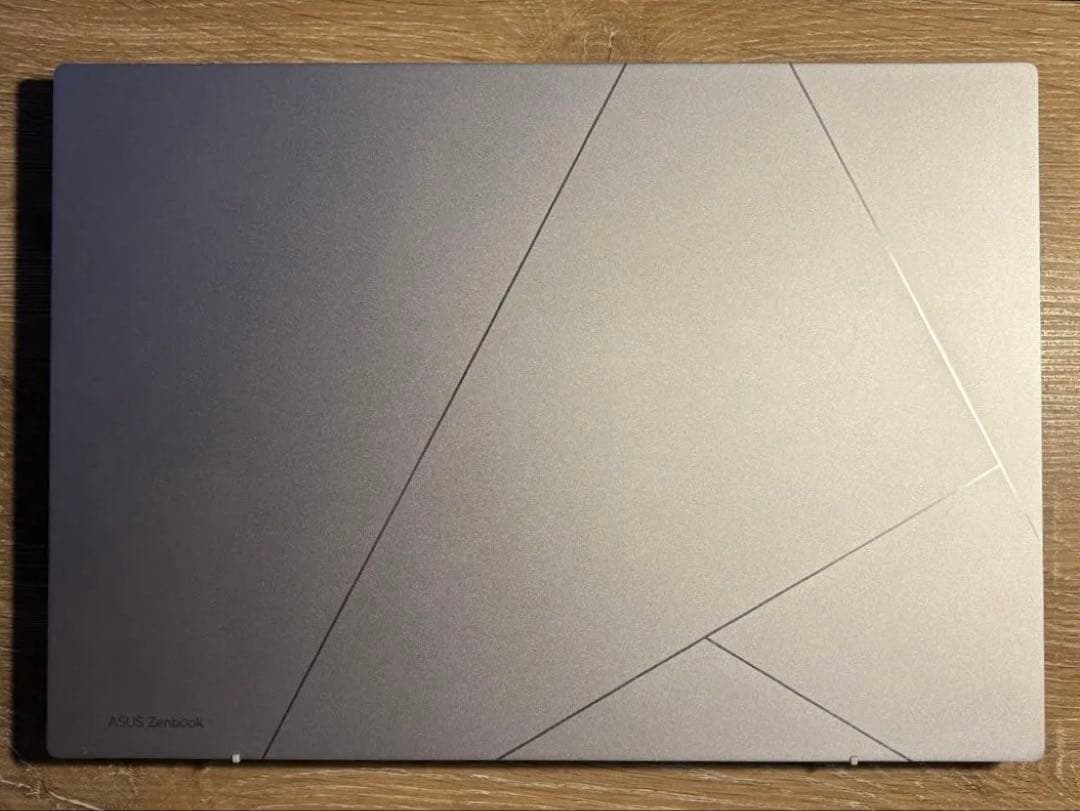ASUS Zenbook 14 < i7 13世代 16GB SSD 1TB >